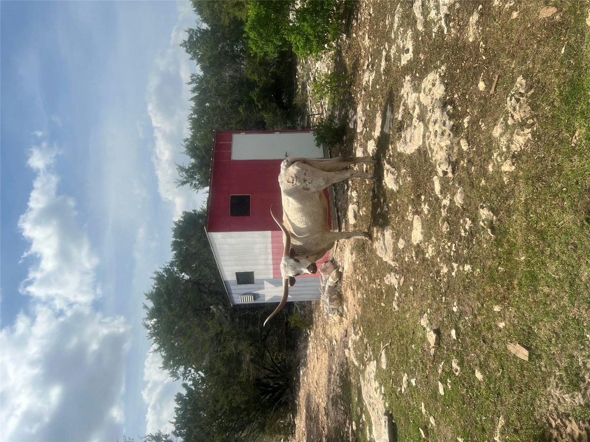 701 Grande St #B — exterior
