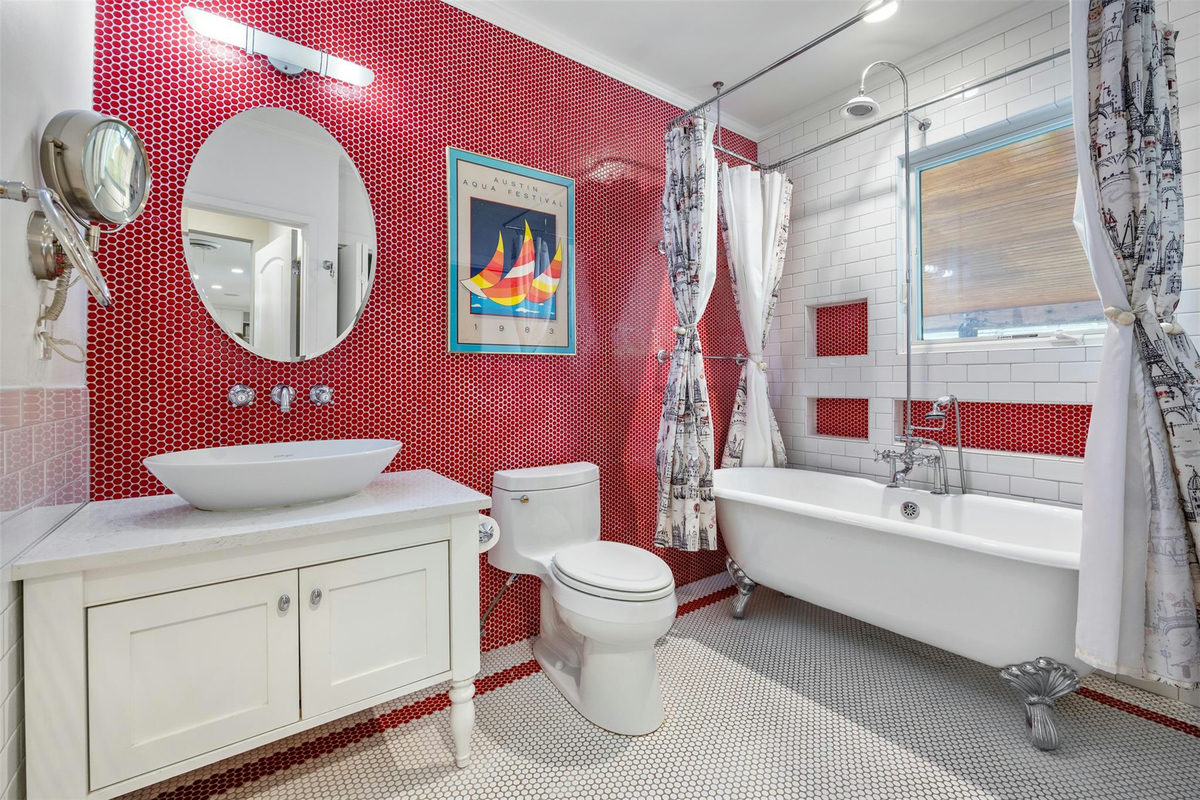 2410 Elmglen Dr — photo 3
