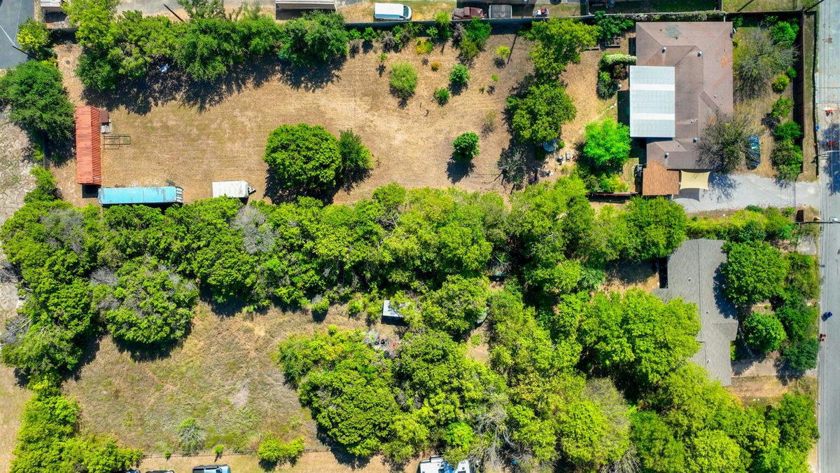 700 & 604 Corral Ln — exterior