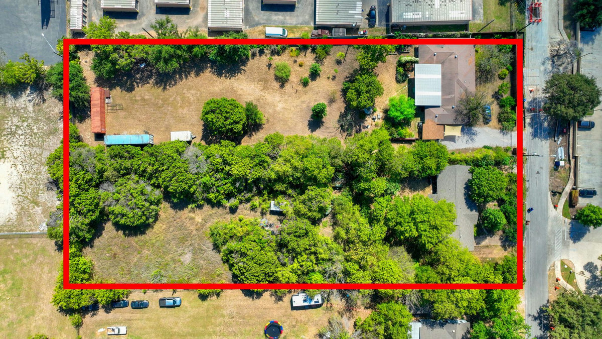 700 & 604 Corral Ln — exterior