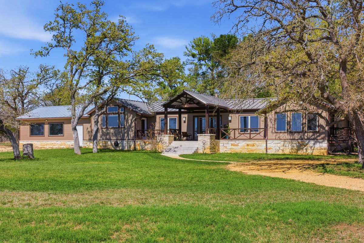 18335 FM 86 — exterior