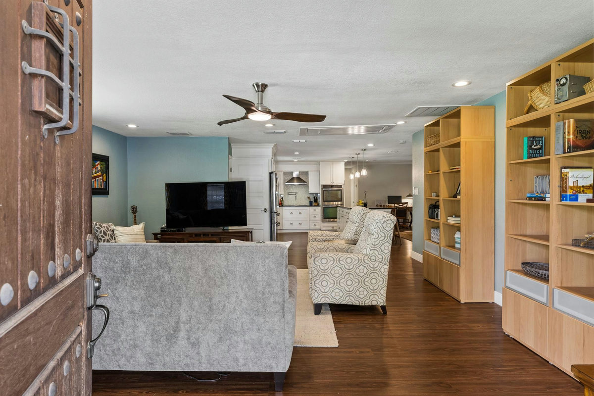 12747 Burson Dr — photo 4