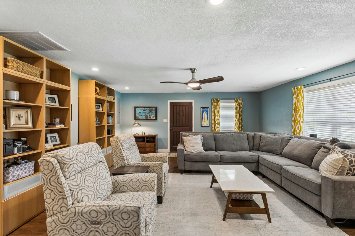 12747 Burson Dr — photo 5