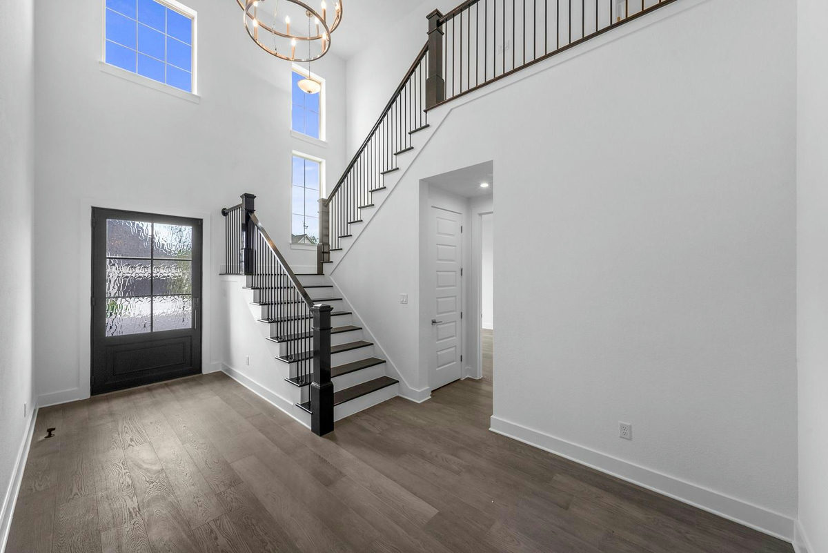 204 Maton Way — photo 3