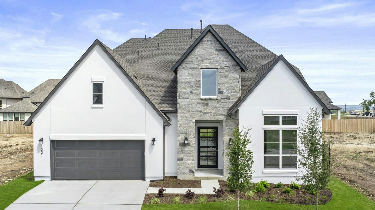 221 Maton Way — exterior