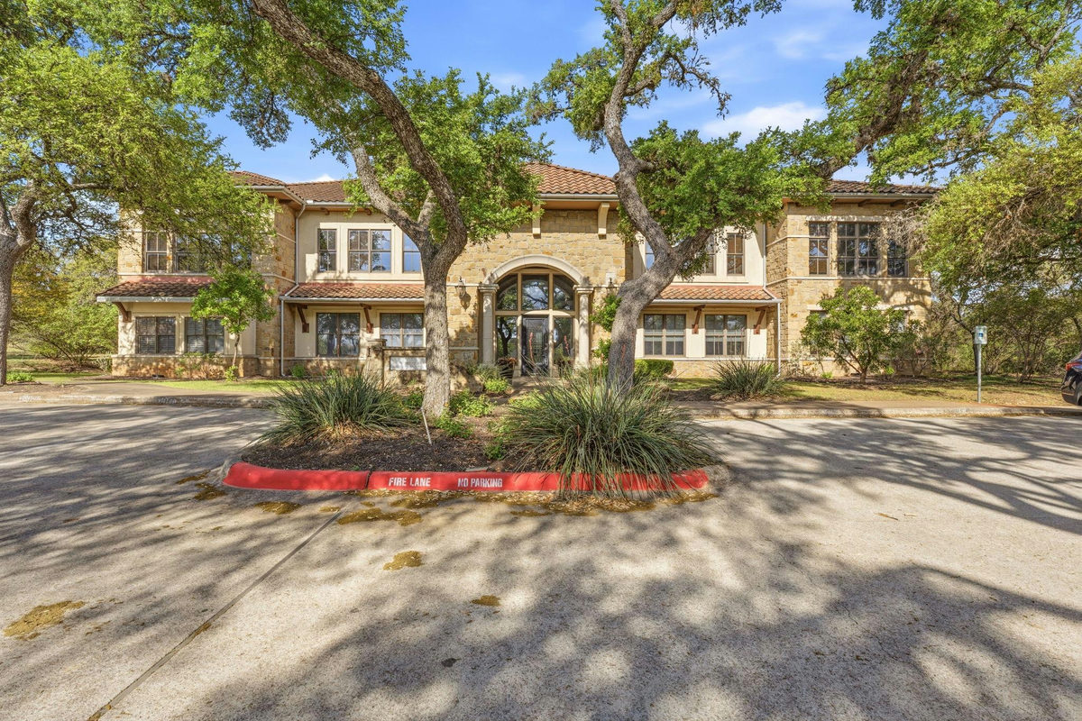 5900 Southwest Pkwy #401 — exterior