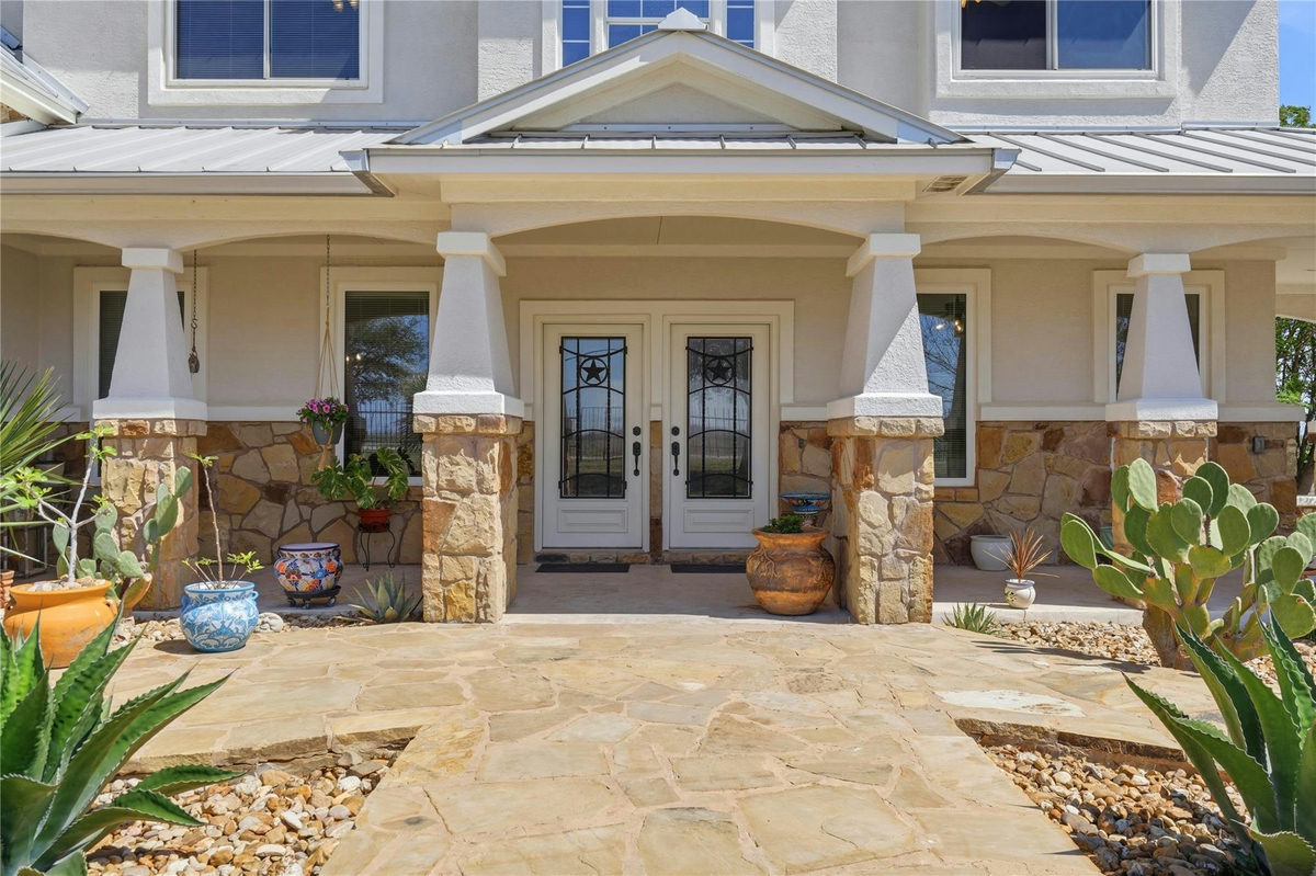 100 Mayfield Ln — photo 3