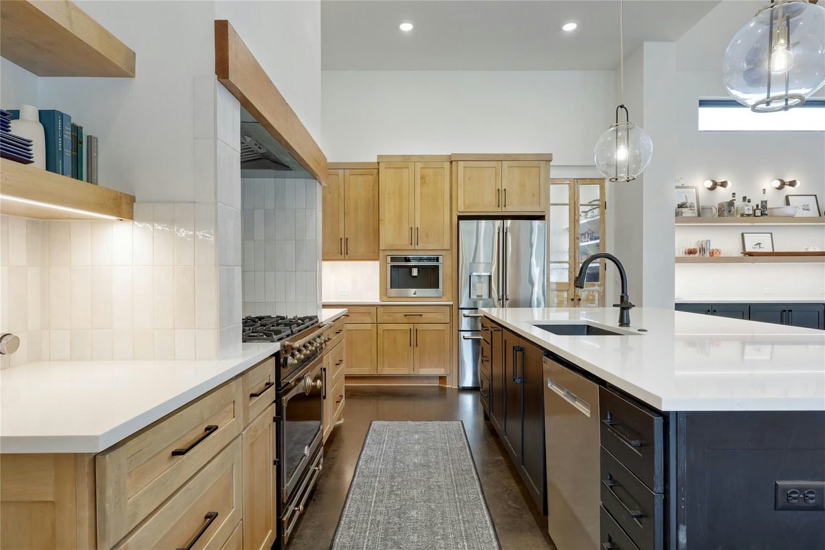329 Calvary Cv — photo 5