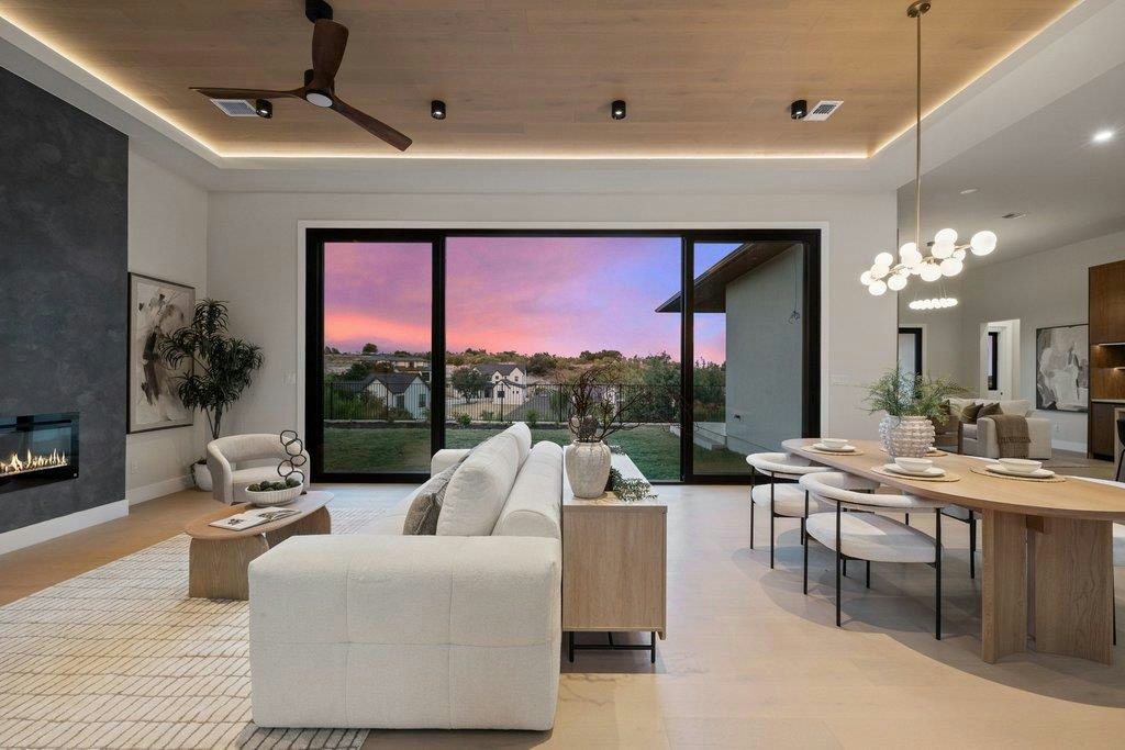 1508 Chalk Bluff Ct — exterior