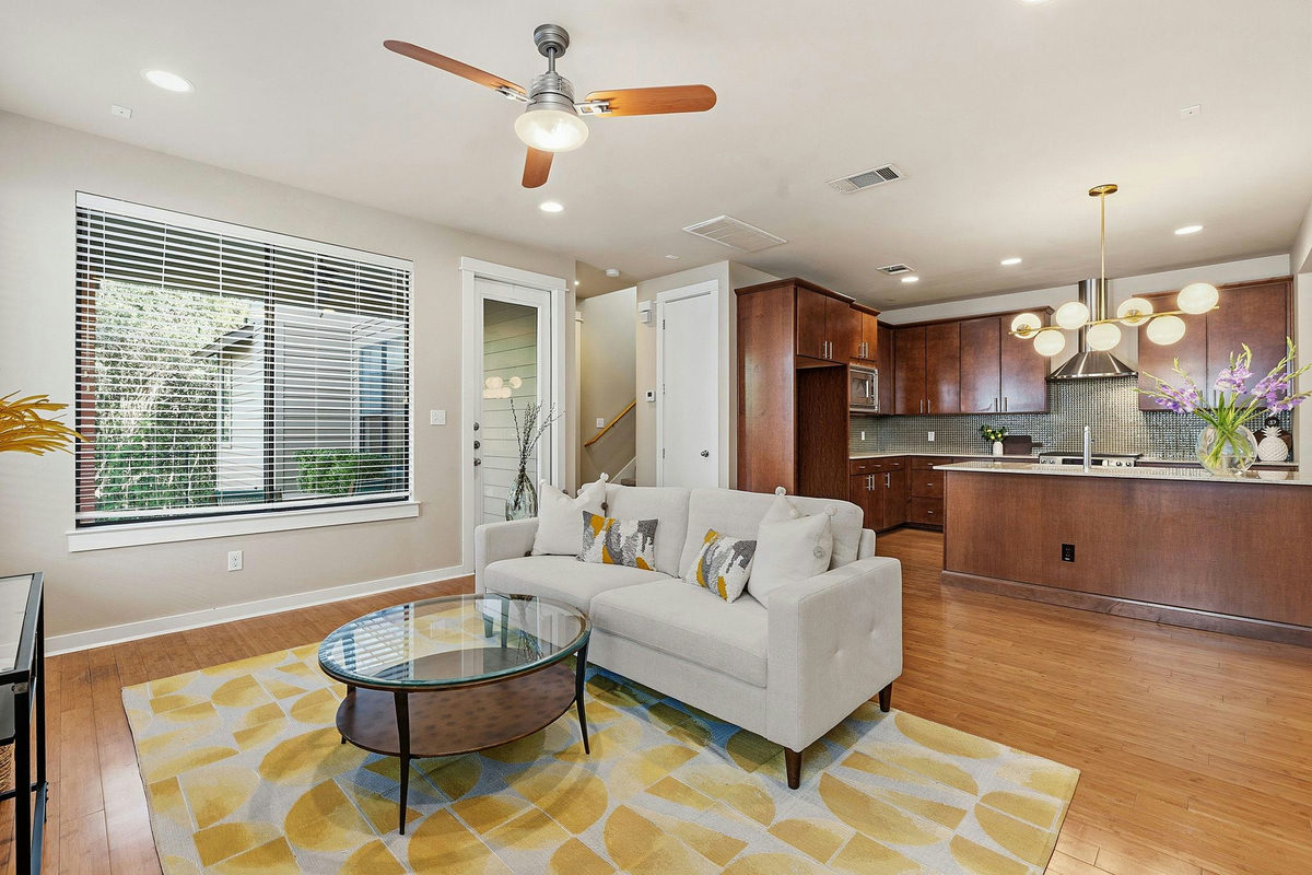 2911 Corbin Ln — photo 3