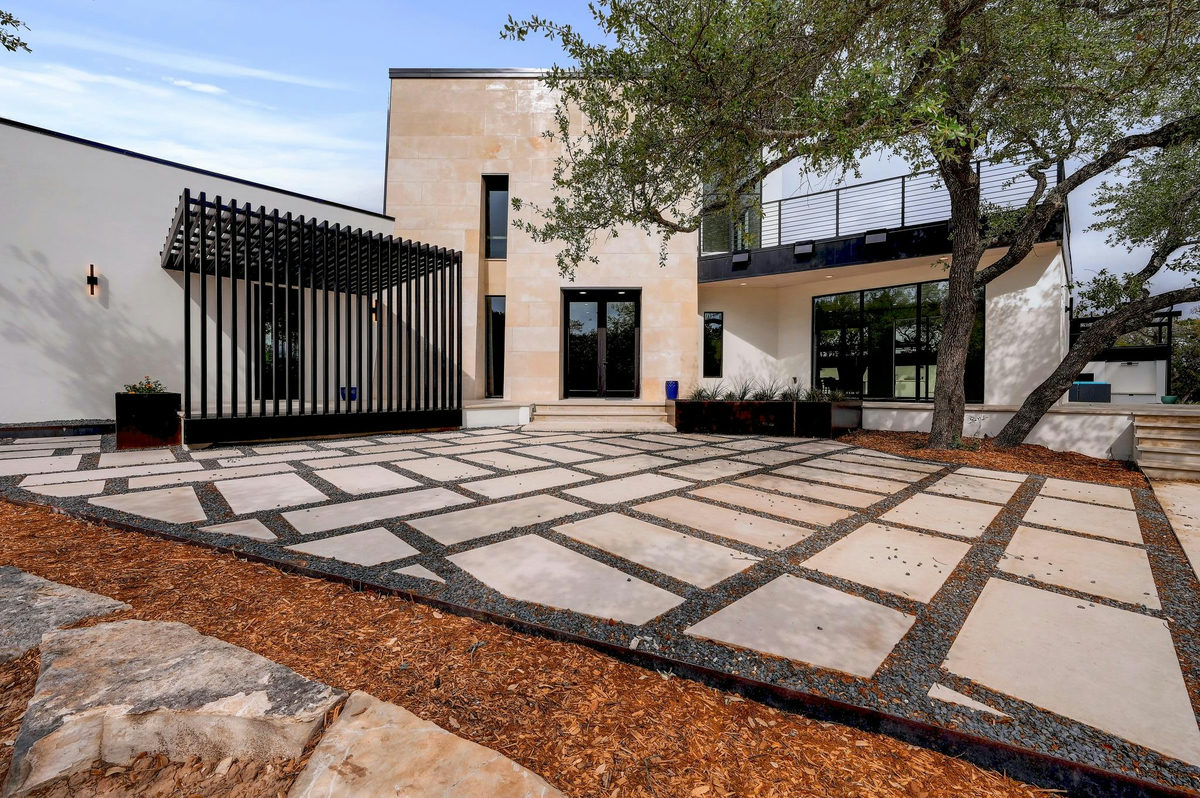 700 Rancho Grande Dr — exterior