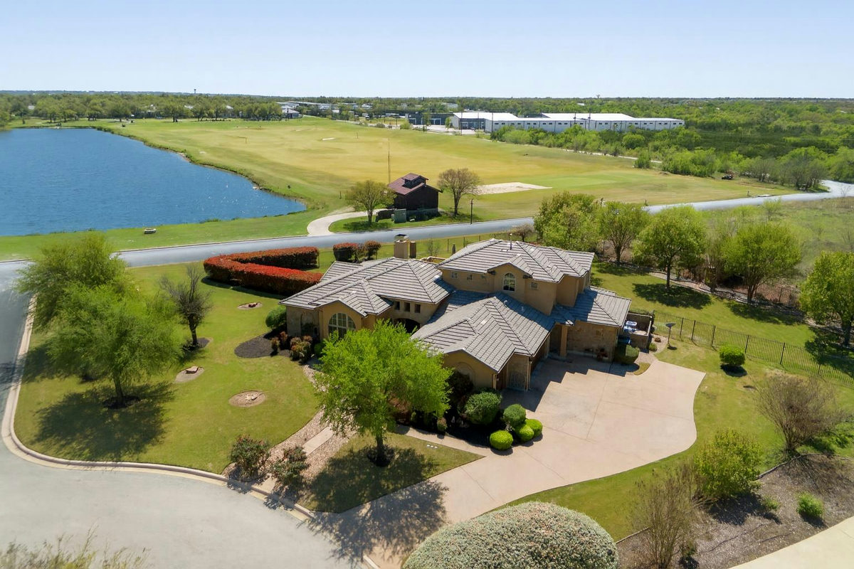 101 Hammerstone Cv — photo 4