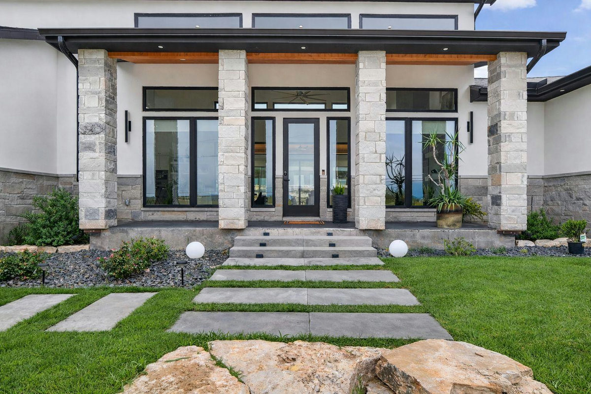 913 Larkhall Dr — photo 3