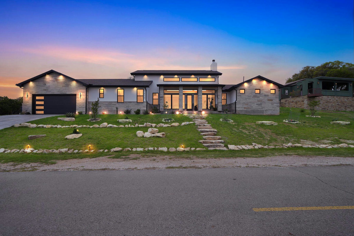 913 Larkhall Dr — photo 2