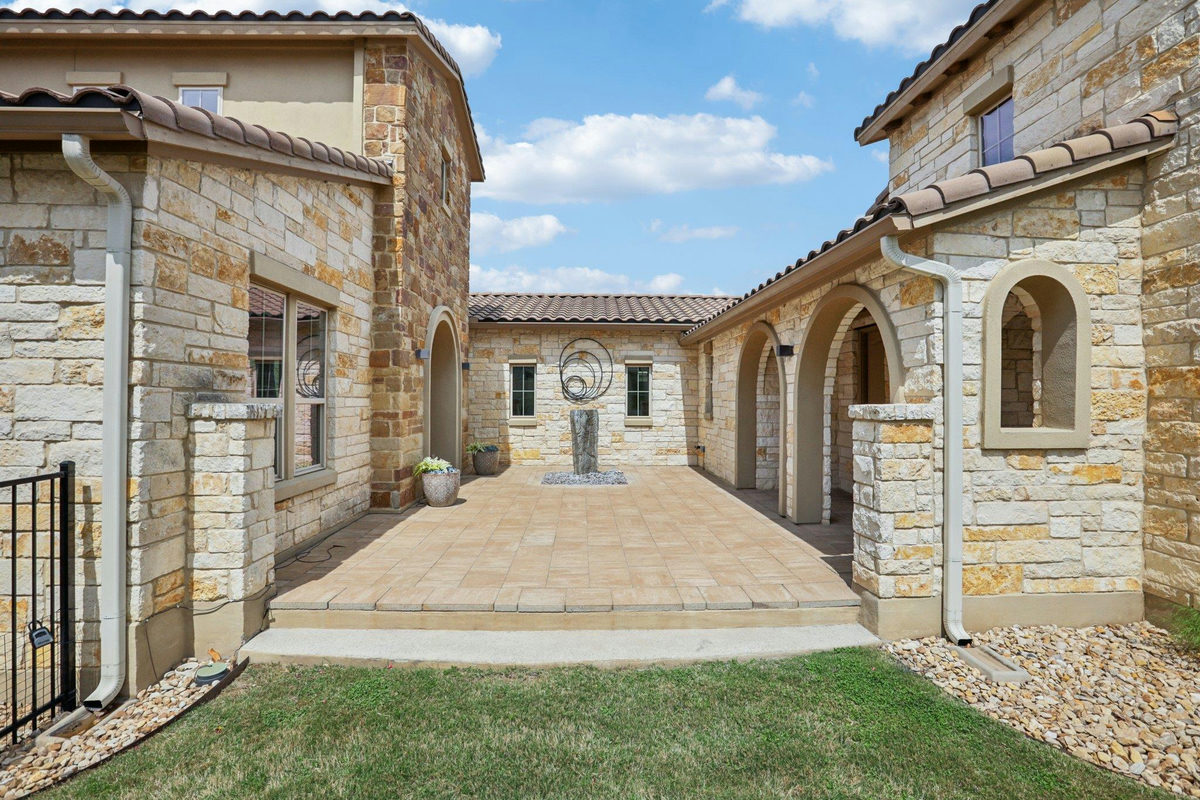 109 Charmstone Ln — exterior