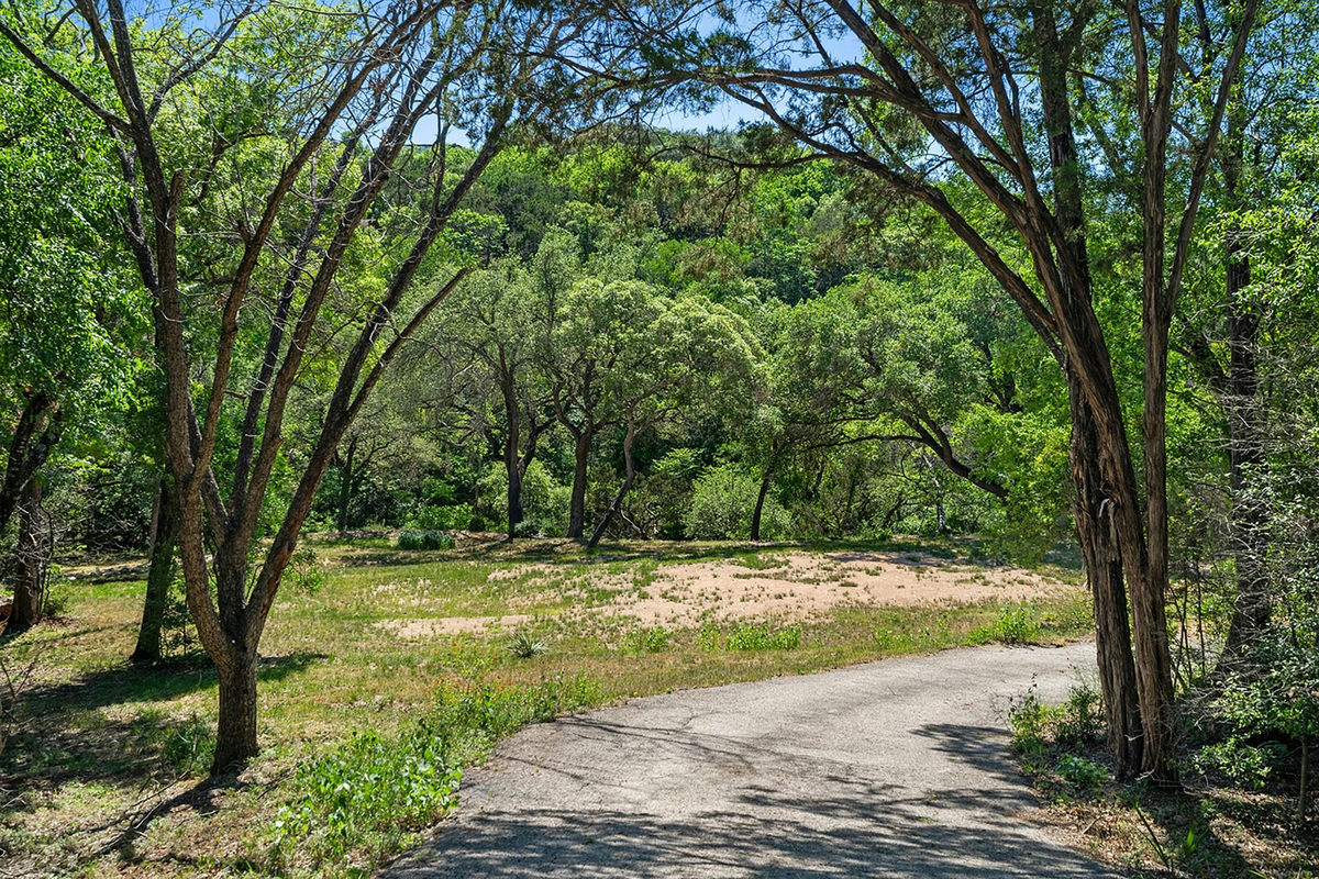 1 Shadybrook Cv — photo 3