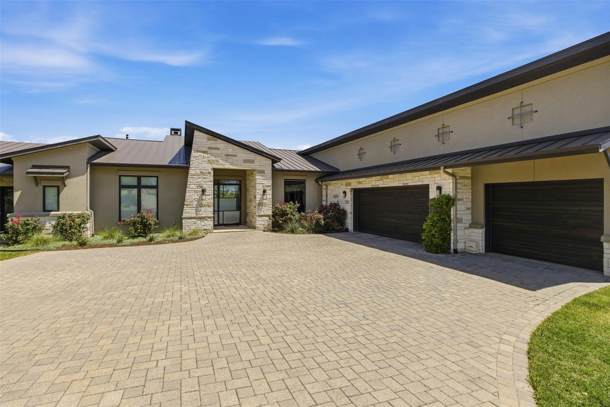 8801 Bellancia Dr — exterior