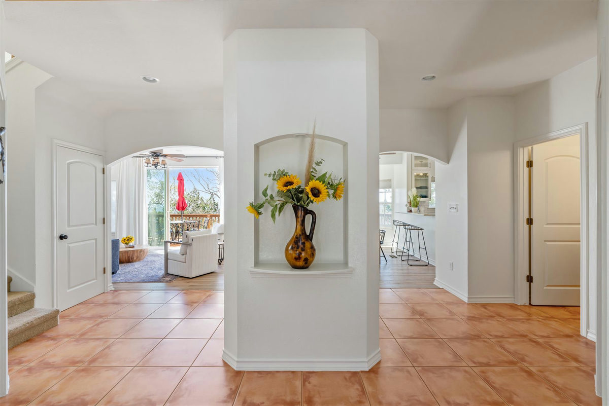 8101 Breeze Way — photo 4