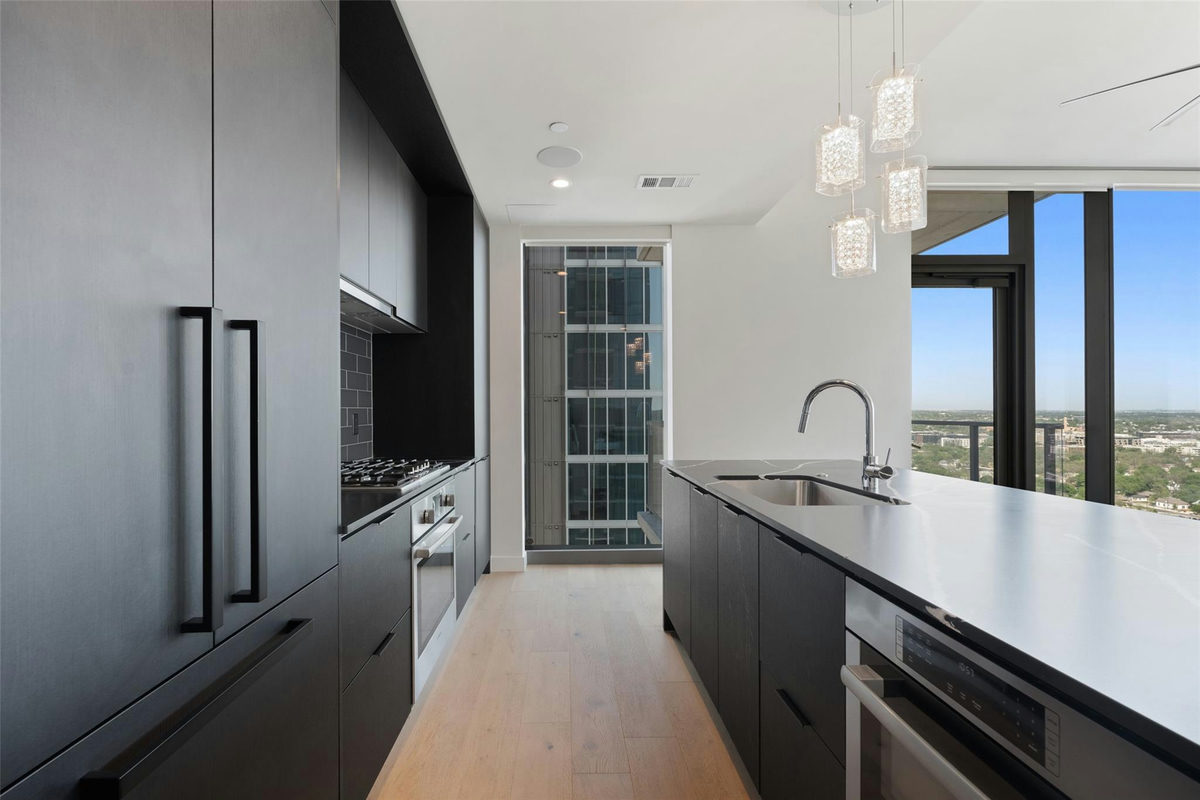 44 East Ave #2307 — exterior