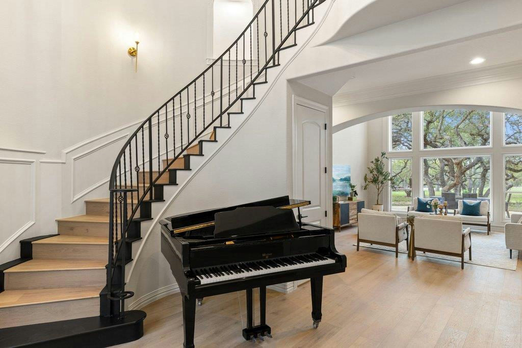 999 Enchanted Oaks Dr — photo 4