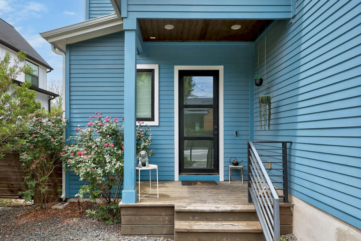1004 Lott Ave — photo 4