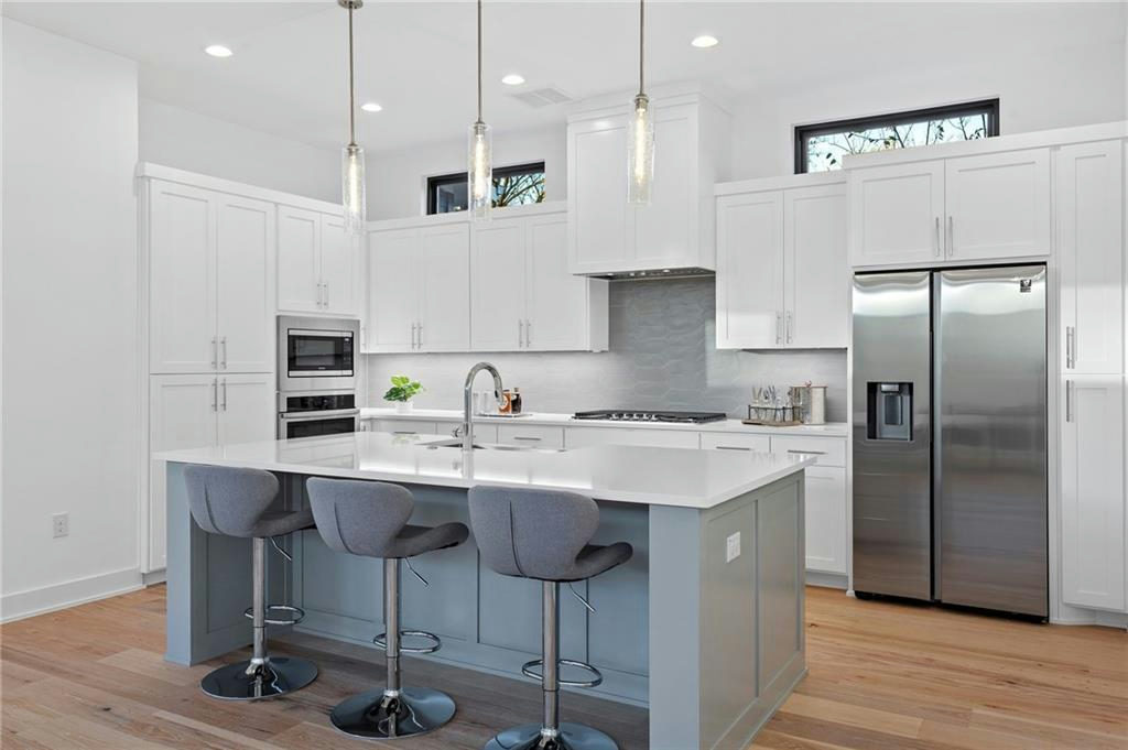 1004 Lott Ave — photo 2