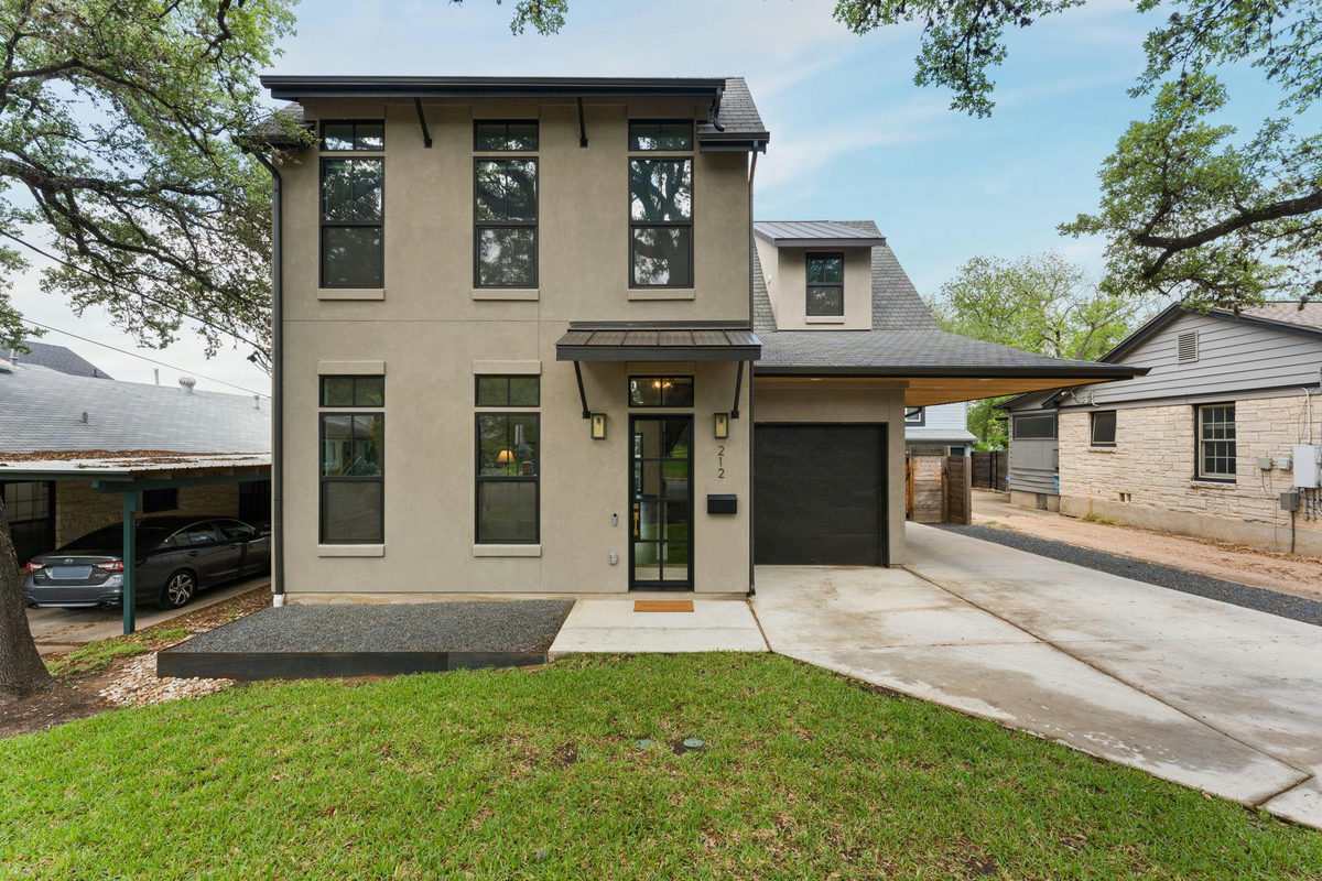 212 Fletcher St — photo 2