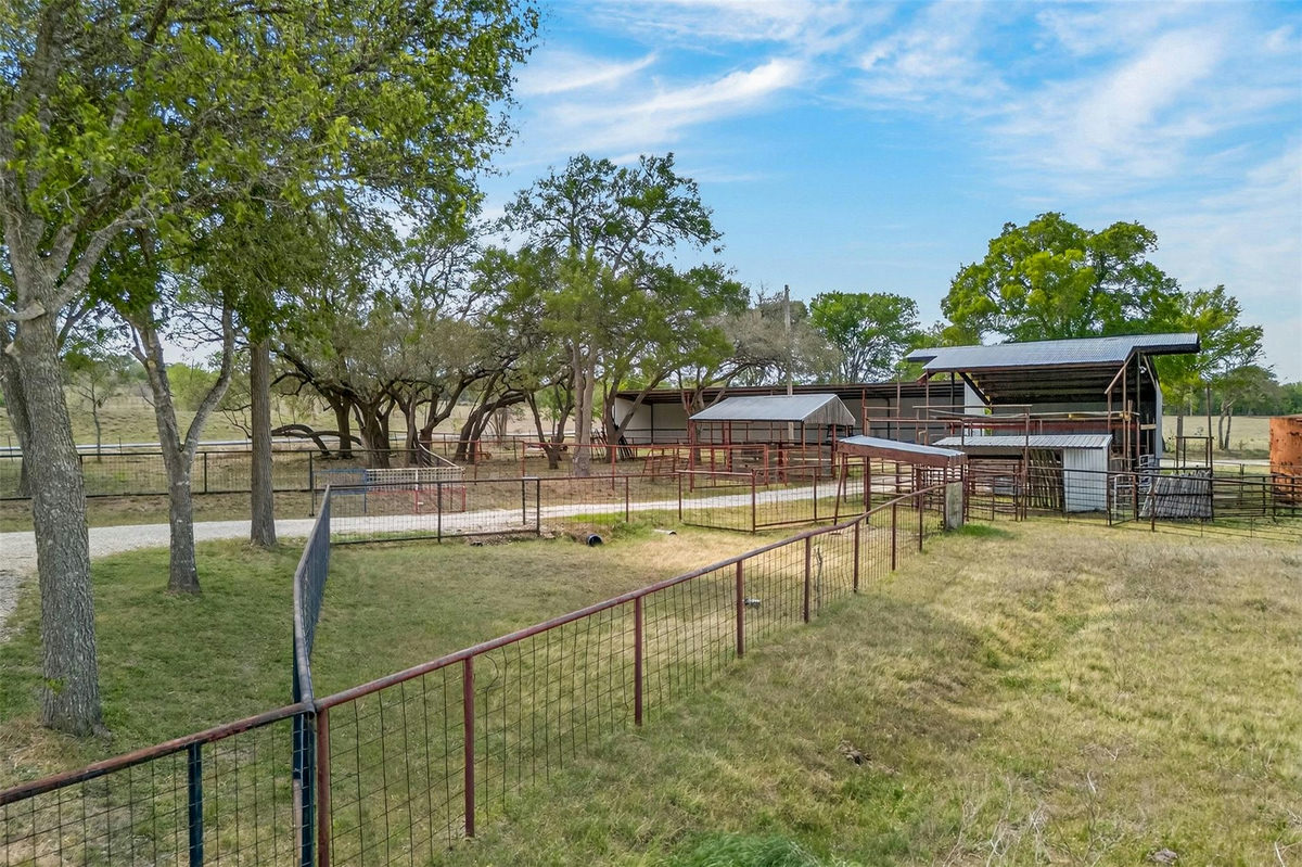 1077 Burdette Wells Rd — photo 4