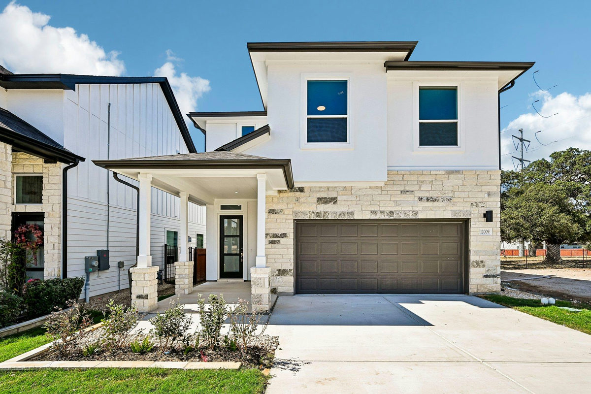 12009 Fennec Way — exterior