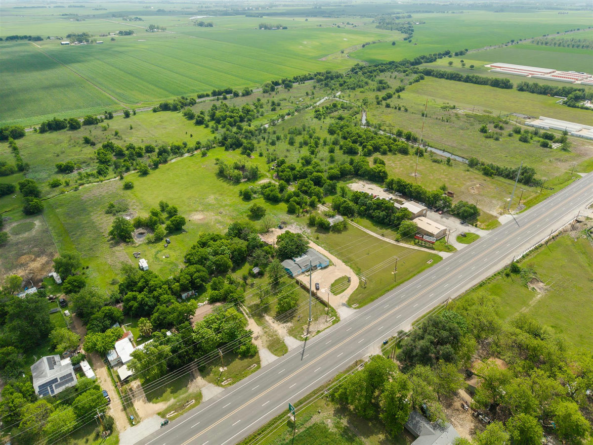 3101 S Hwy 95 — photo 2