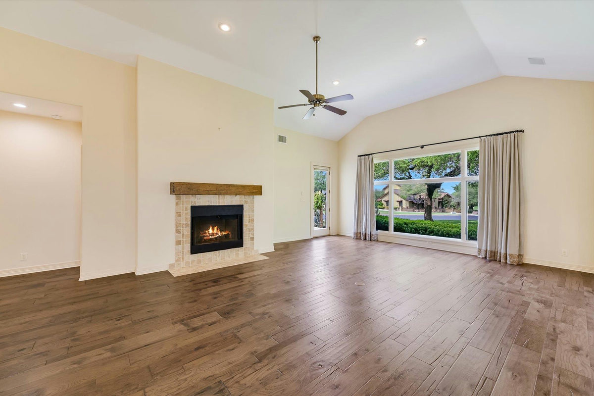 2300 FOUNDERS Cir — photo 4