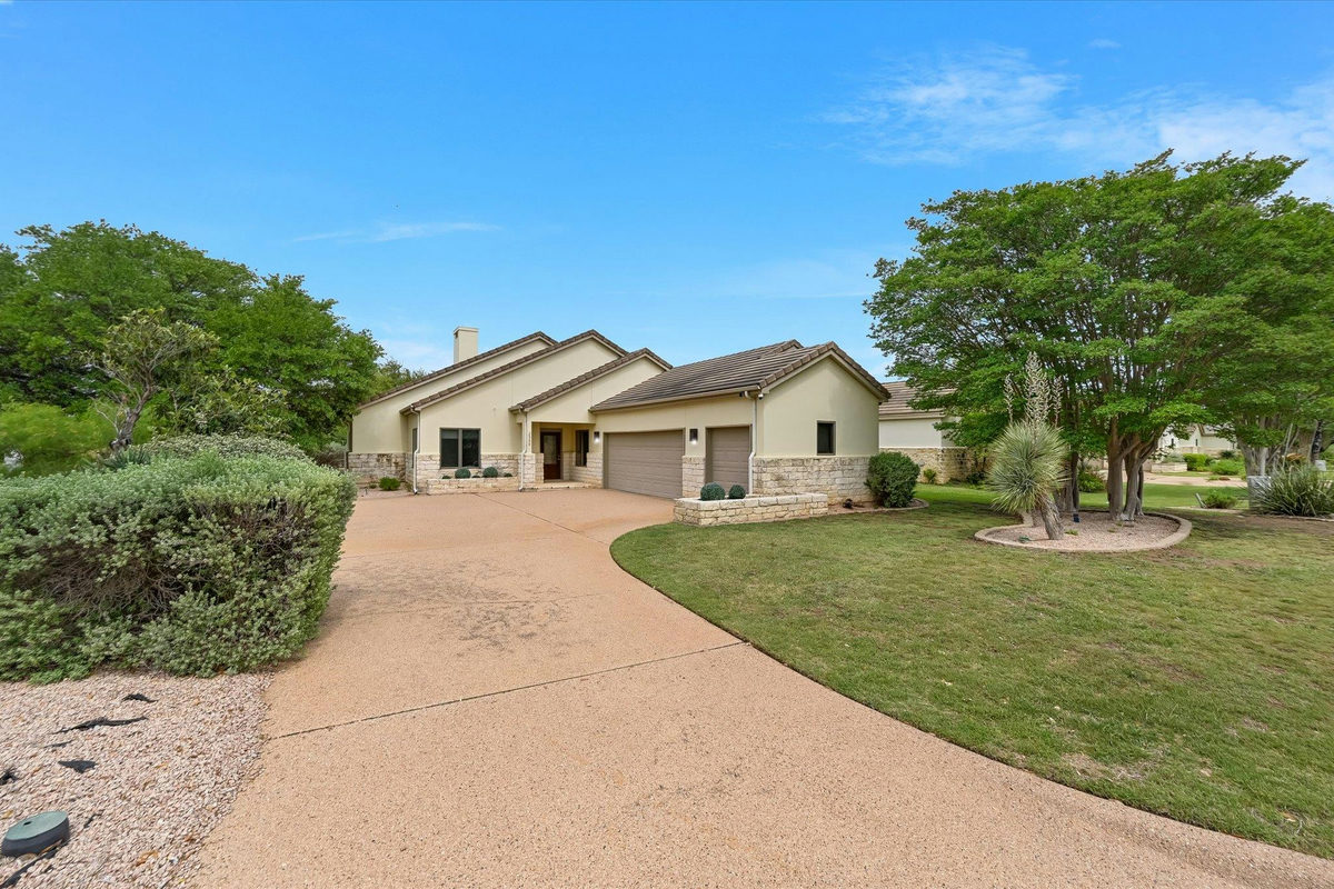 2300 FOUNDERS Cir — photo 3