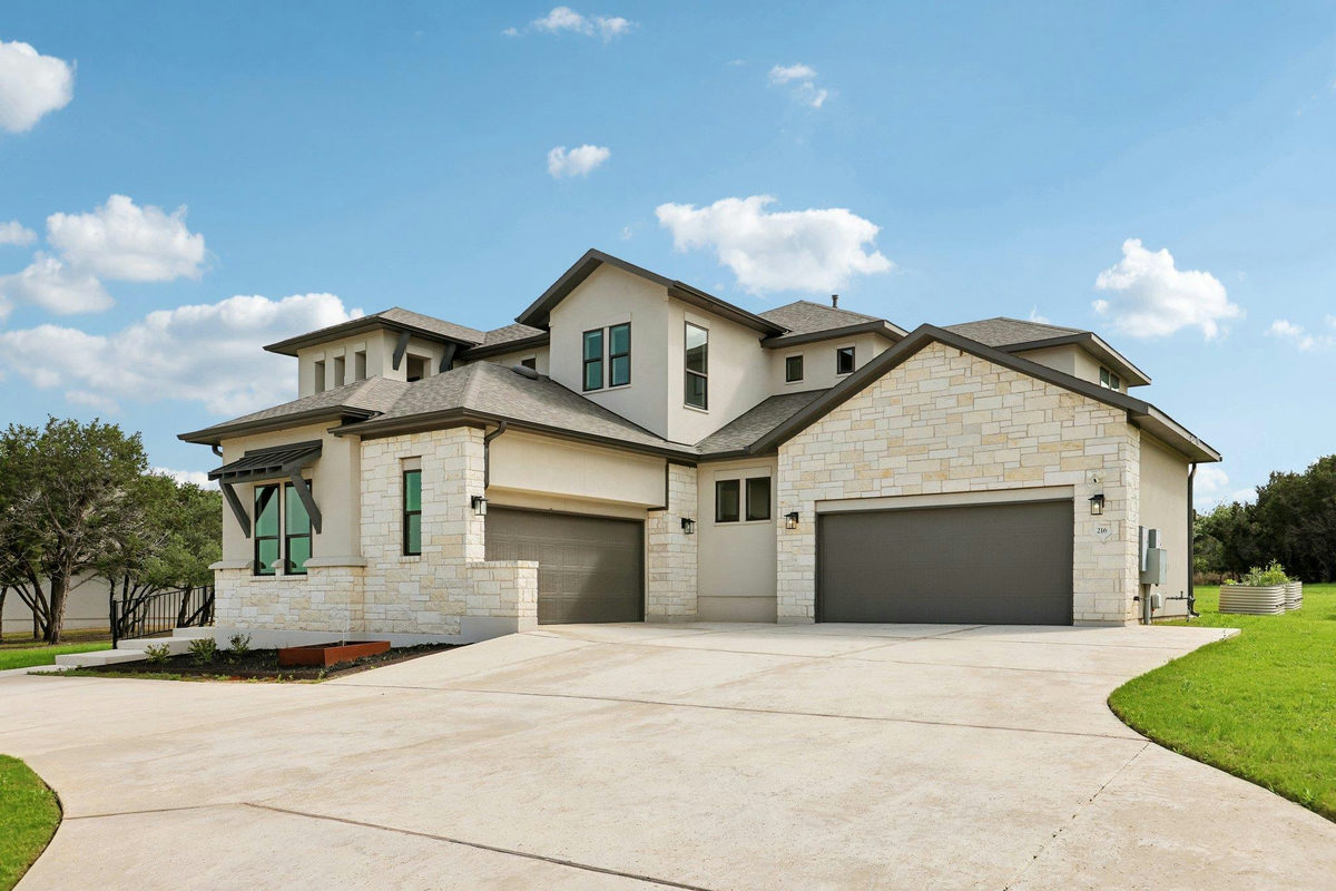216 Spence Ln — exterior