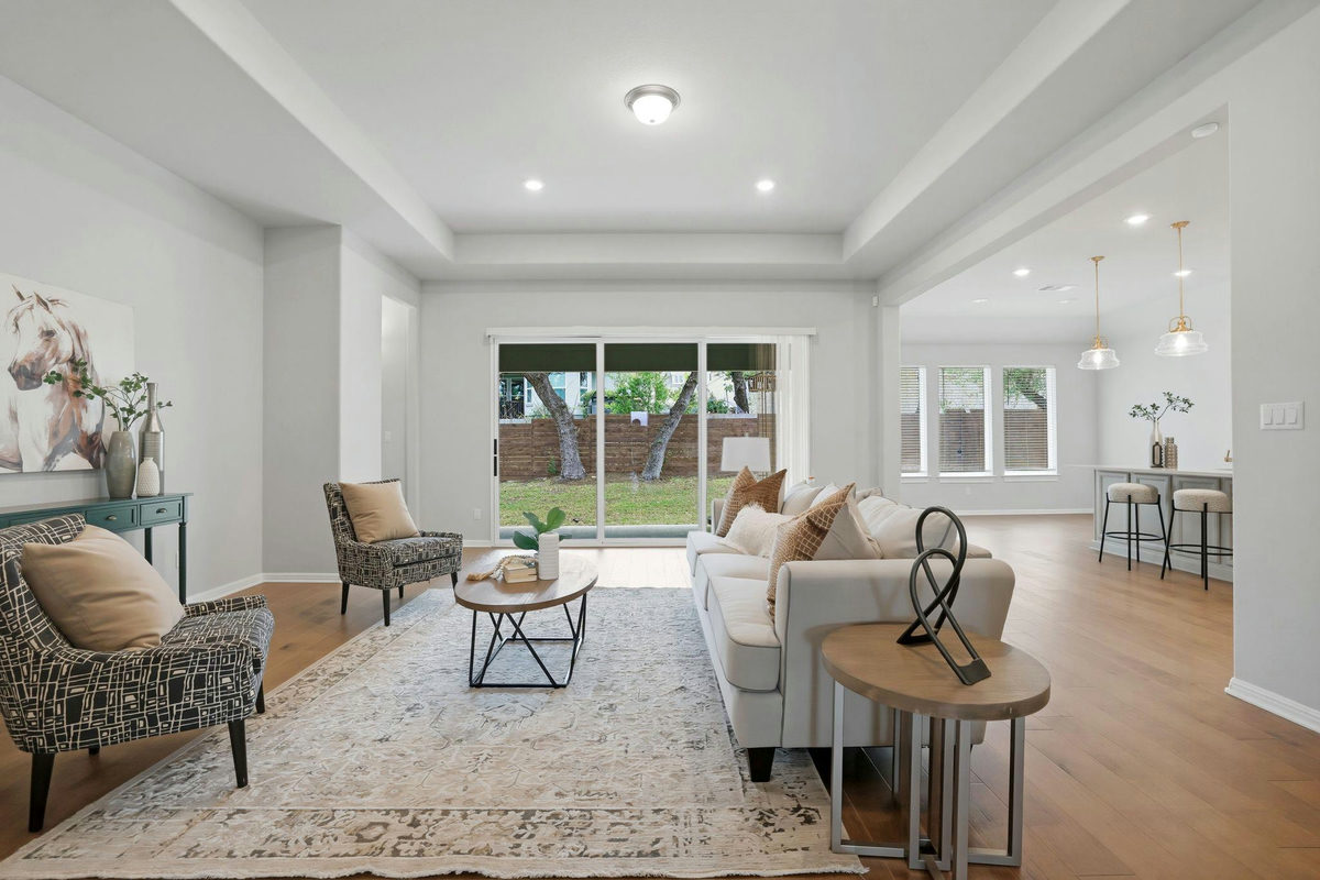 7609 Paruline Dr — photo 2