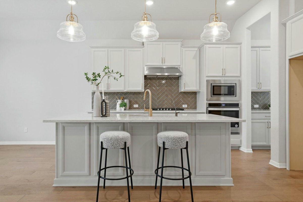 7609 Paruline Dr — photo 3