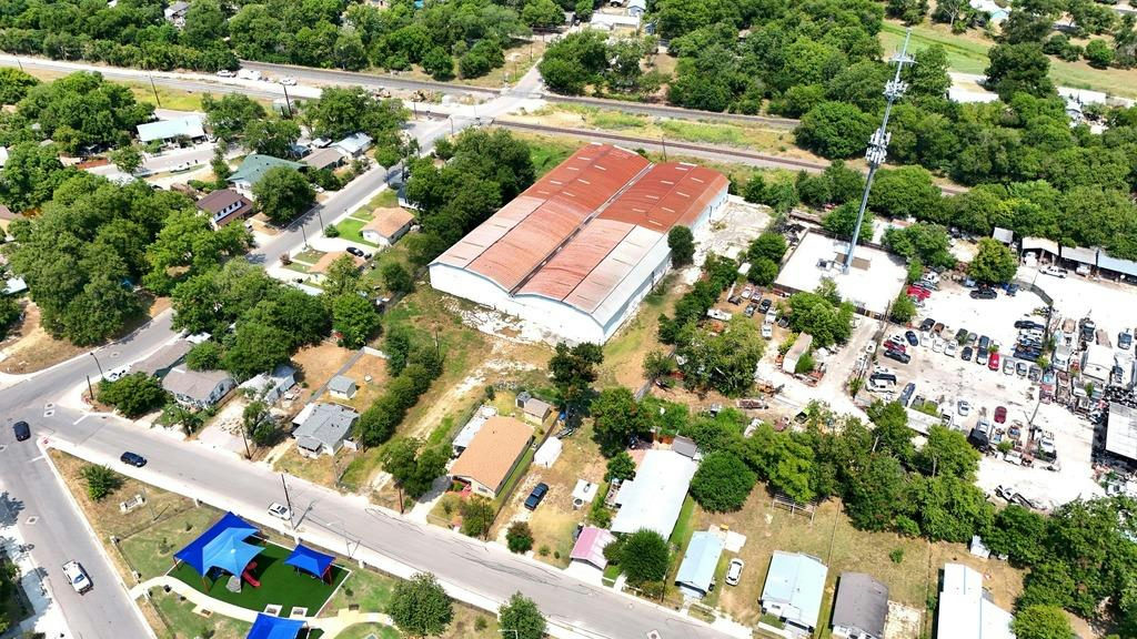 312 Comacho St — photo 3
