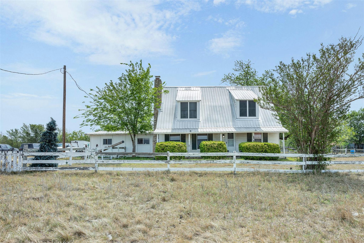 763 Upper Elgin River Rd — exterior