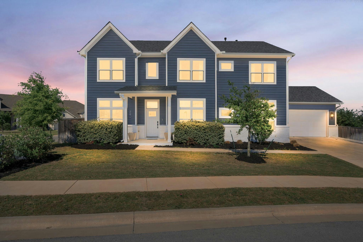 202 Smoke Tree Cir — photo 2