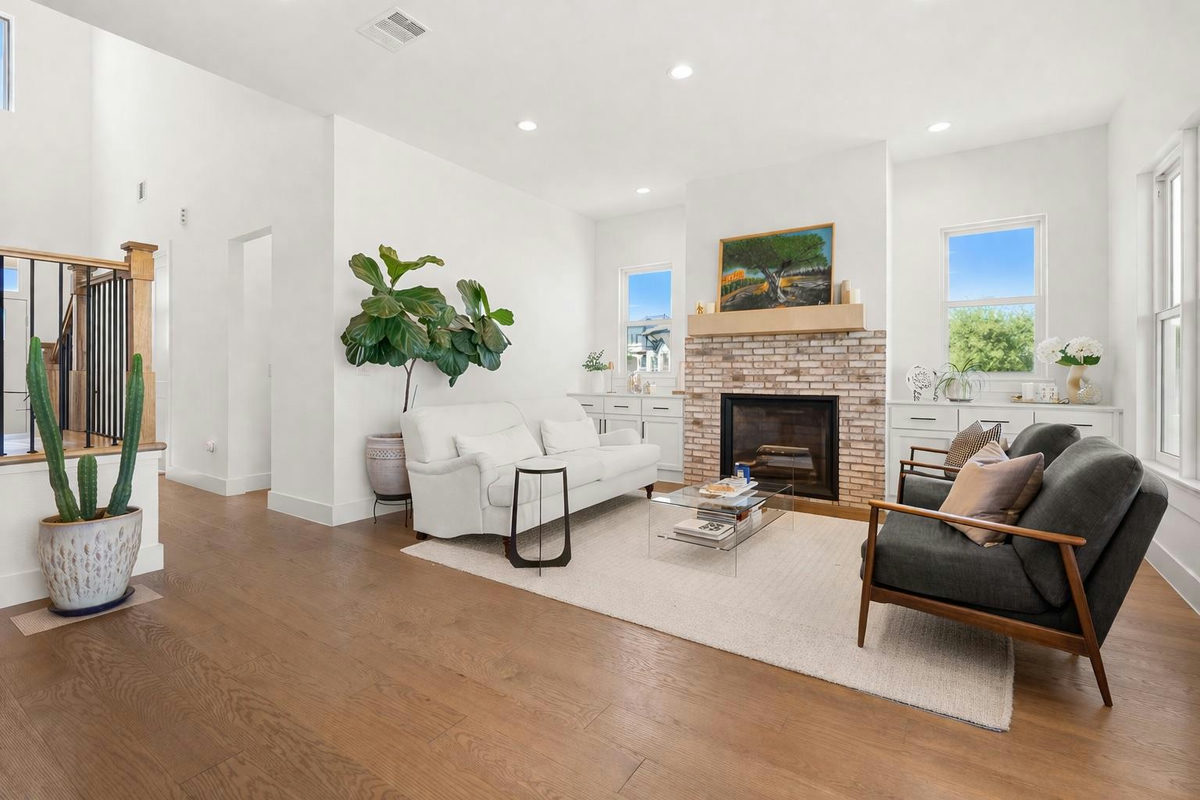 202 Smoke Tree Cir — photo 3