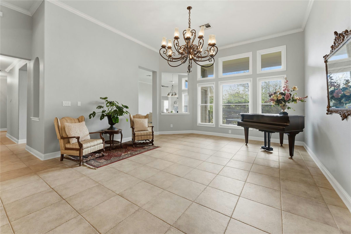220 Mallet Ct — photo 5