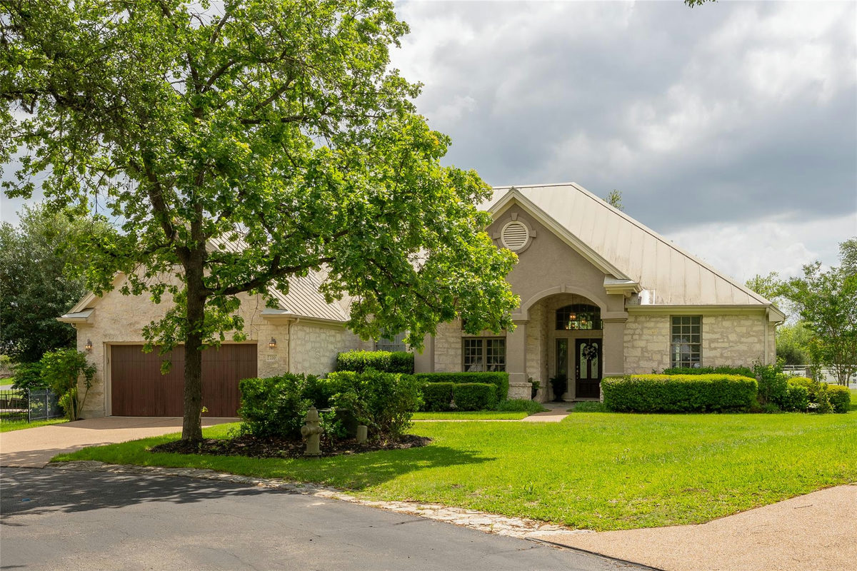 220 Mallet Ct — exterior