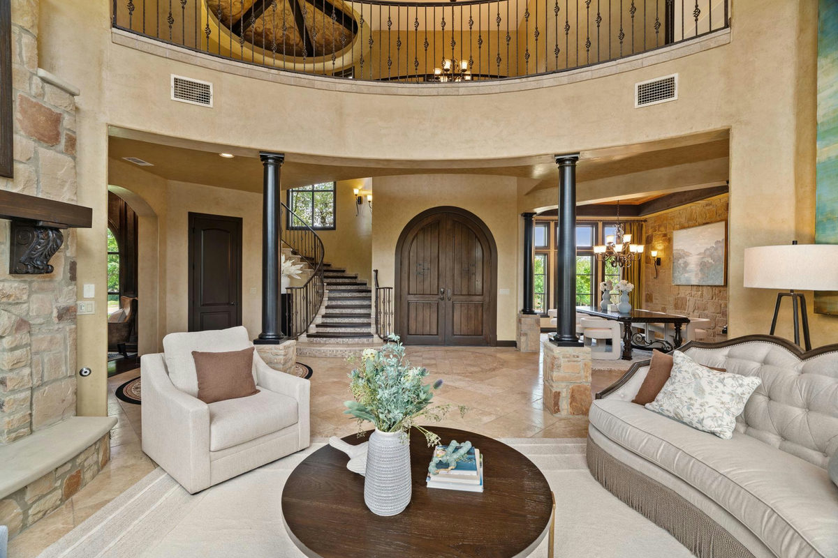 206 BELLA CIMA Dr — photo 3