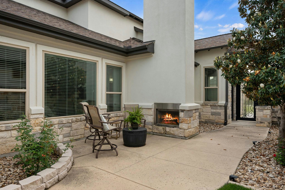 401 Skyflower Dr — photo 2