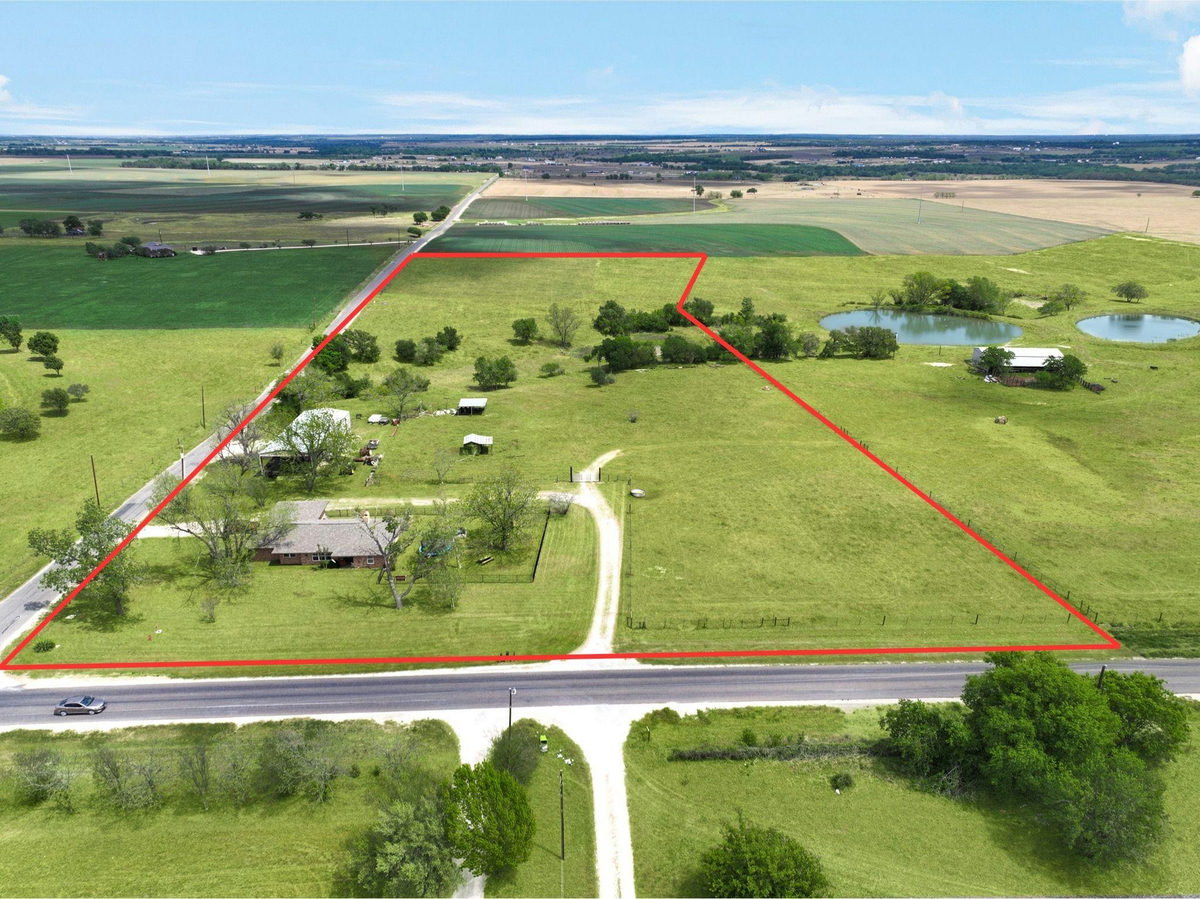1601 CR 463 (and CR 465) — exterior