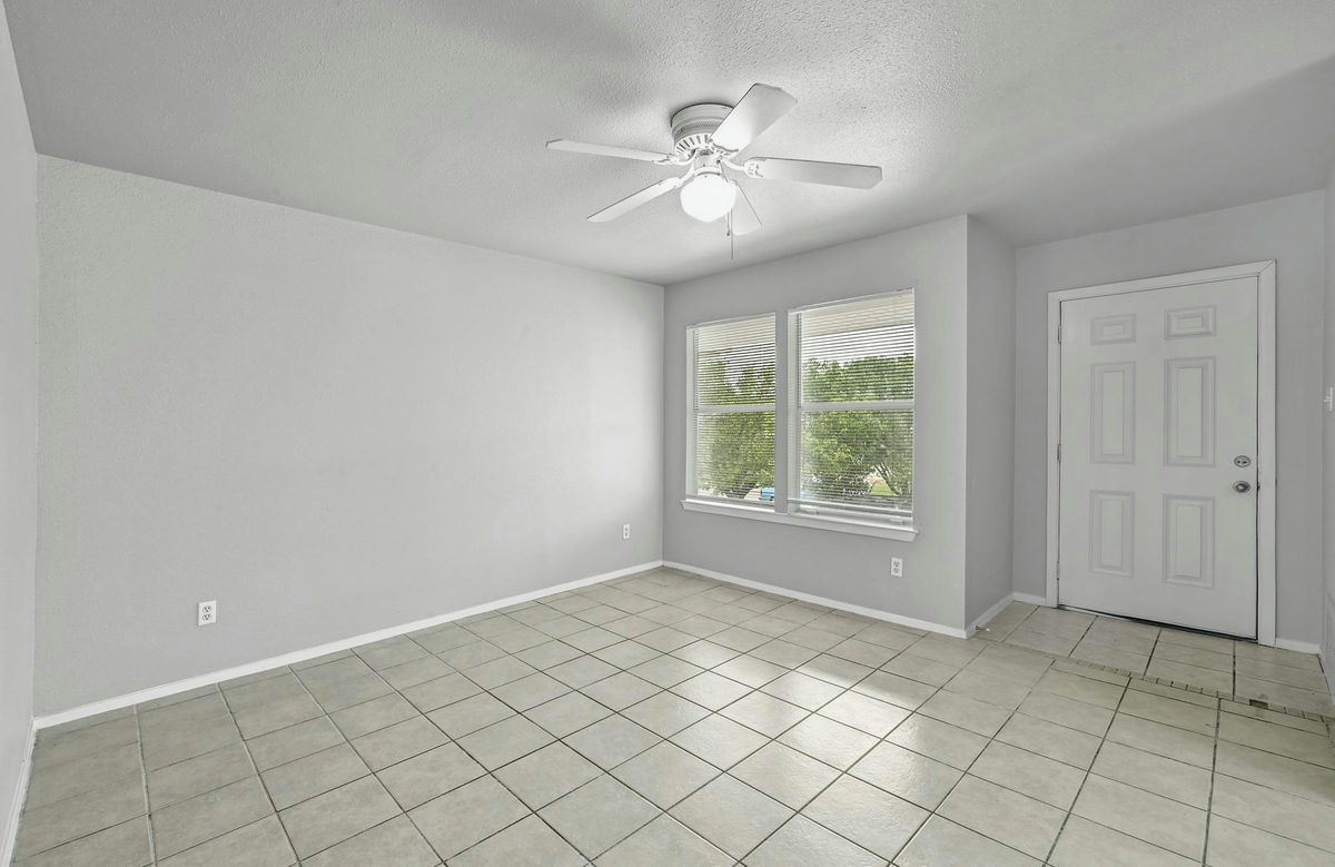 2212 Katy Ln — photo 5