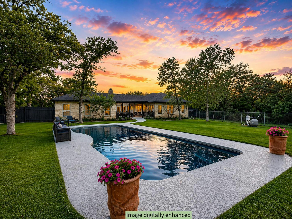 368 Woodlands Dr — exterior