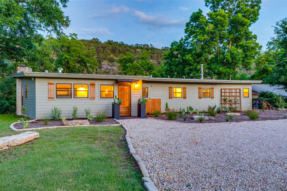 303 Lago Verde Rd — exterior