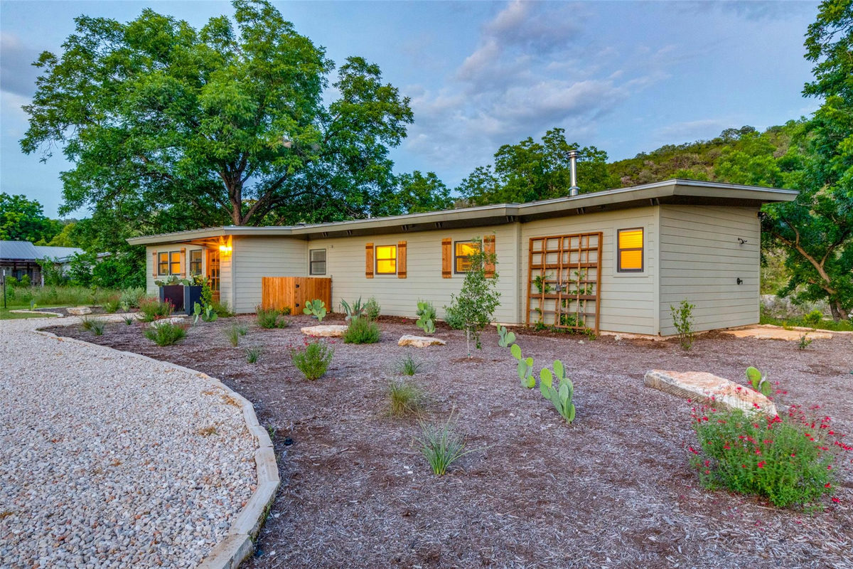 303 Lago Verde Rd — photo 2