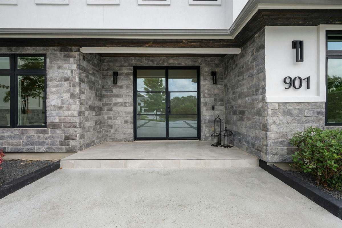 901 Cypress Grove Dr — photo 2
