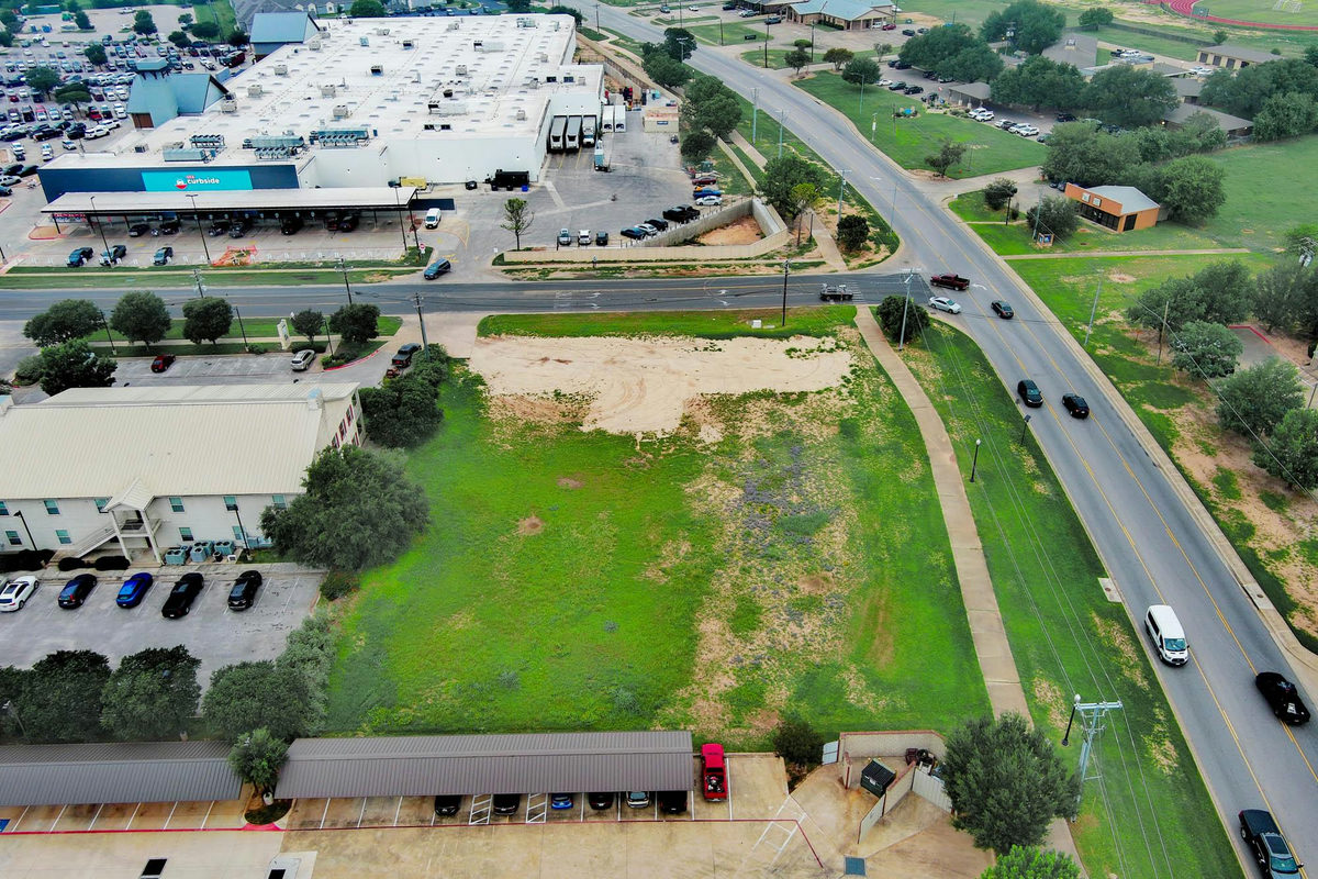 113 N Hasler Blvd — photo 4